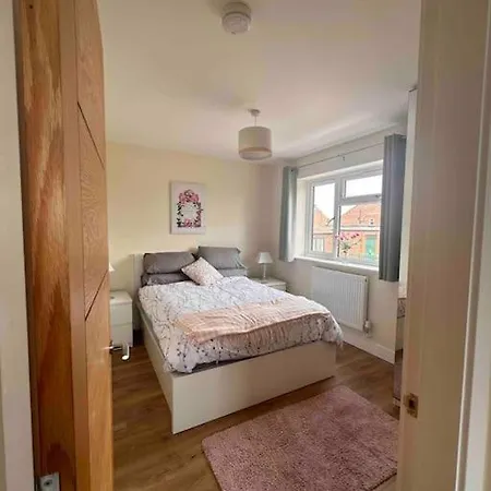 New Build, 3-bed House With Parking. *