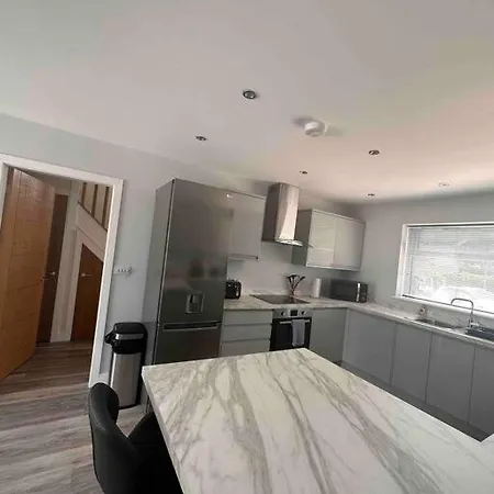 New Build, 3-bed House With Parking. * York