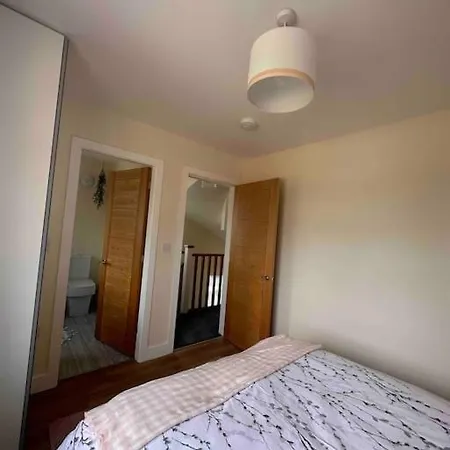 New Build, 3-bed House With Parking.