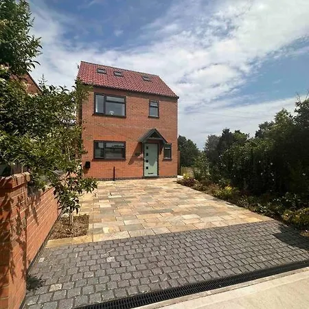 New Build, 3-bed House With Parking.