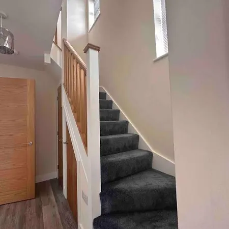 펜션 New Build, 3-bed House With Parking. 요크