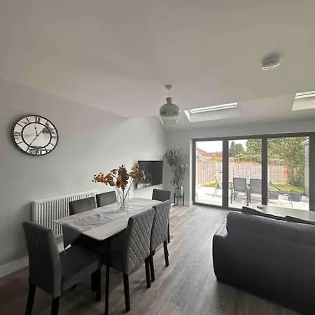 New Build, 3-bed House With Parking.
