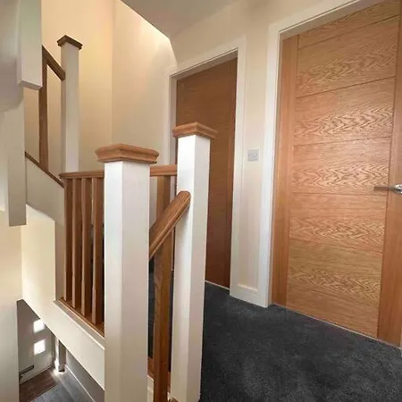 Tatil Evi New Build, 3-bed House With Parking. *