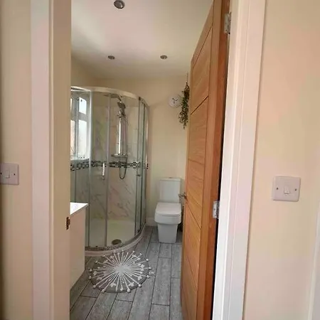 Tatil Evi New Build, 3-bed House With Parking. York